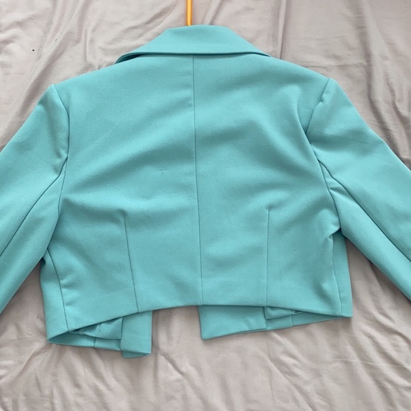 women’s cropped blazer - Picture 3 of 3